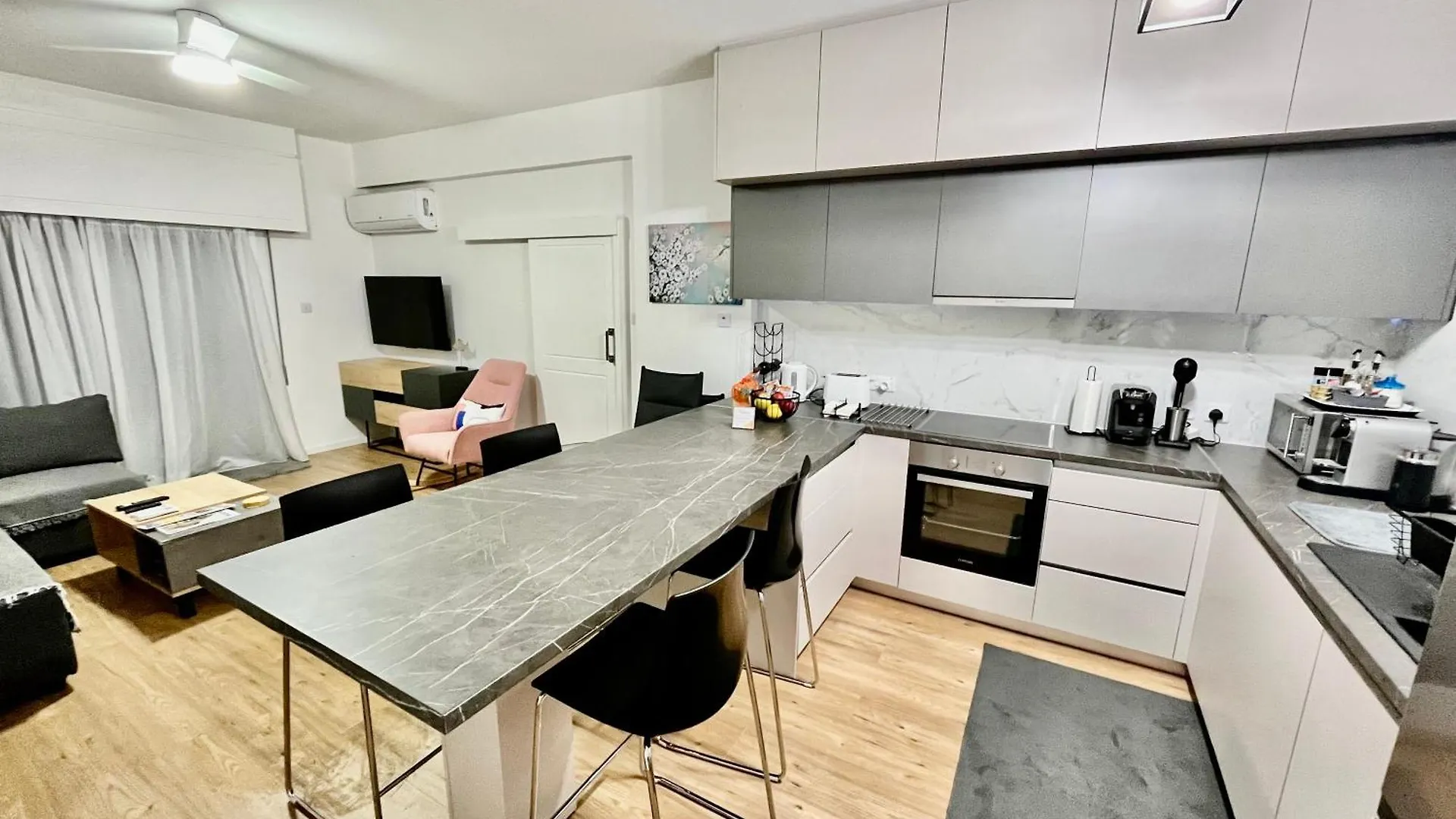 Modern Apartment Near Mckenzie Beach Larnaca