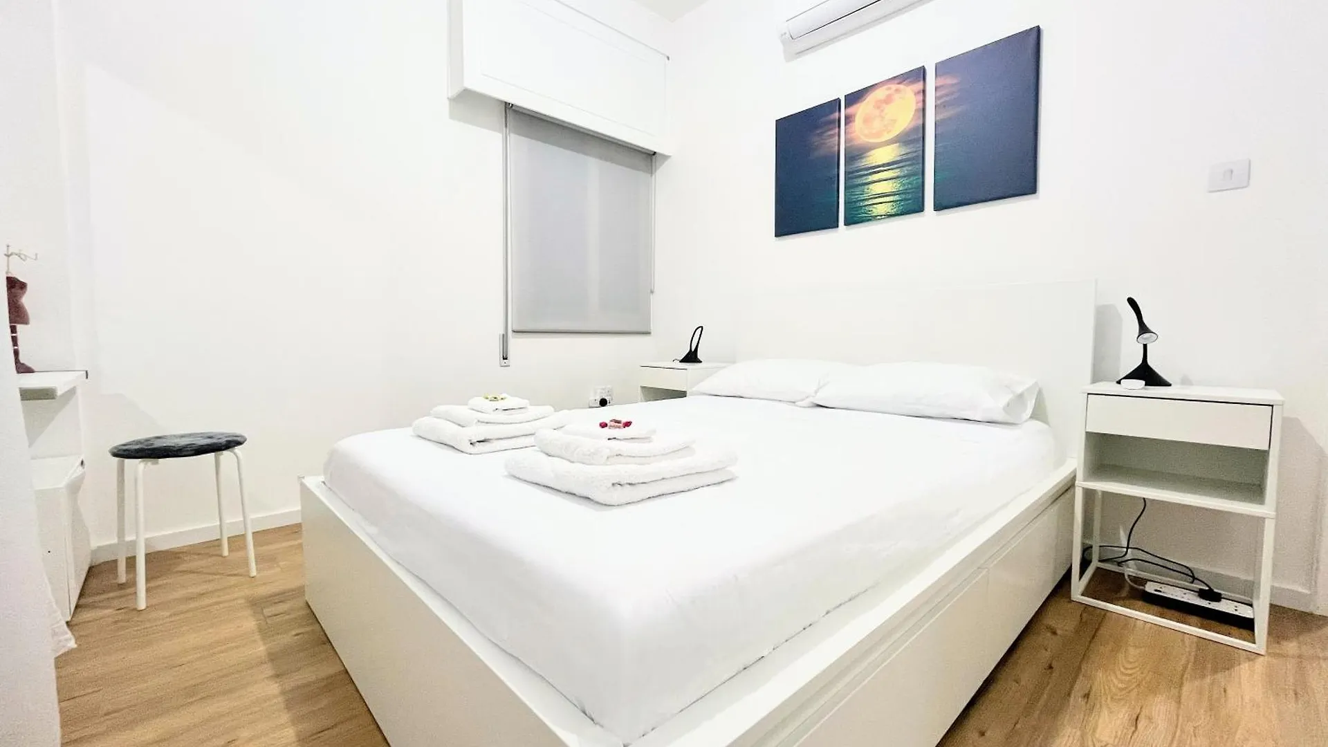 Modern Apartment Near Mckenzie Beach location